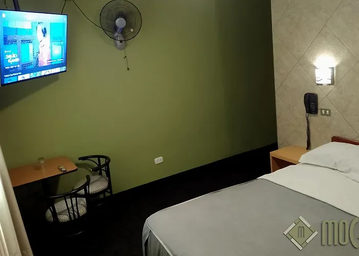 Hostal Residencial Mochica